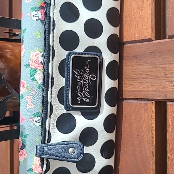 Wallet - Picture 2 of 3